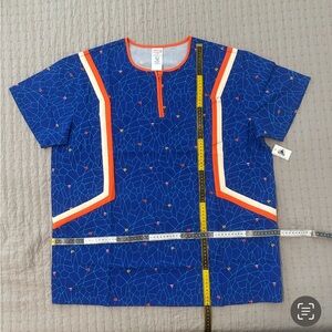 Blusa auténtica de Marvel x Disney, con diseño inspirado en Black Panther